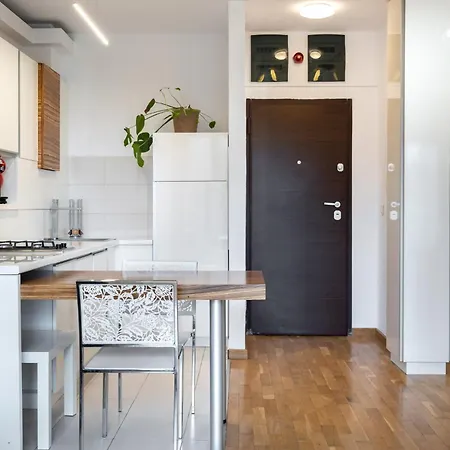 Appartamento Lazynest - Modern With Parking & Balcony *
