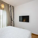公寓 Lazynest - Modern With Parking & Balcony 布加勒斯特