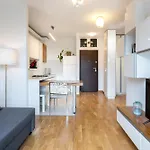 公寓 Lazynest - Modern With Parking & Balcony