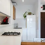 公寓 Lazynest - Modern With Parking & Balcony *
