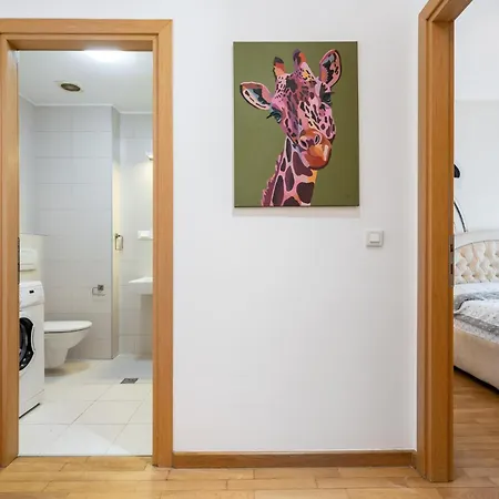 Lazynest - Modern With Parking & Balcony * Boekarest