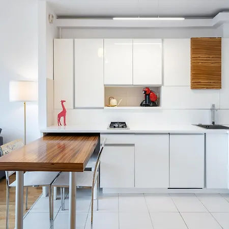 Apartment Lazynest - Modern With Parking & Balcony Bucharest