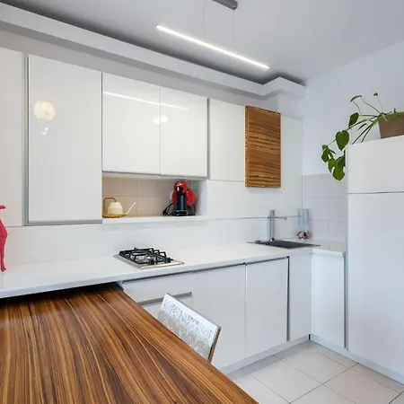 Lazynest - Modern With Parking & Balcony * Bucharest