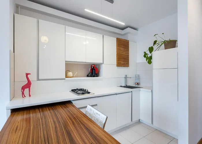 Lazynest - Modern With Parking & Balcony * בוקרשט